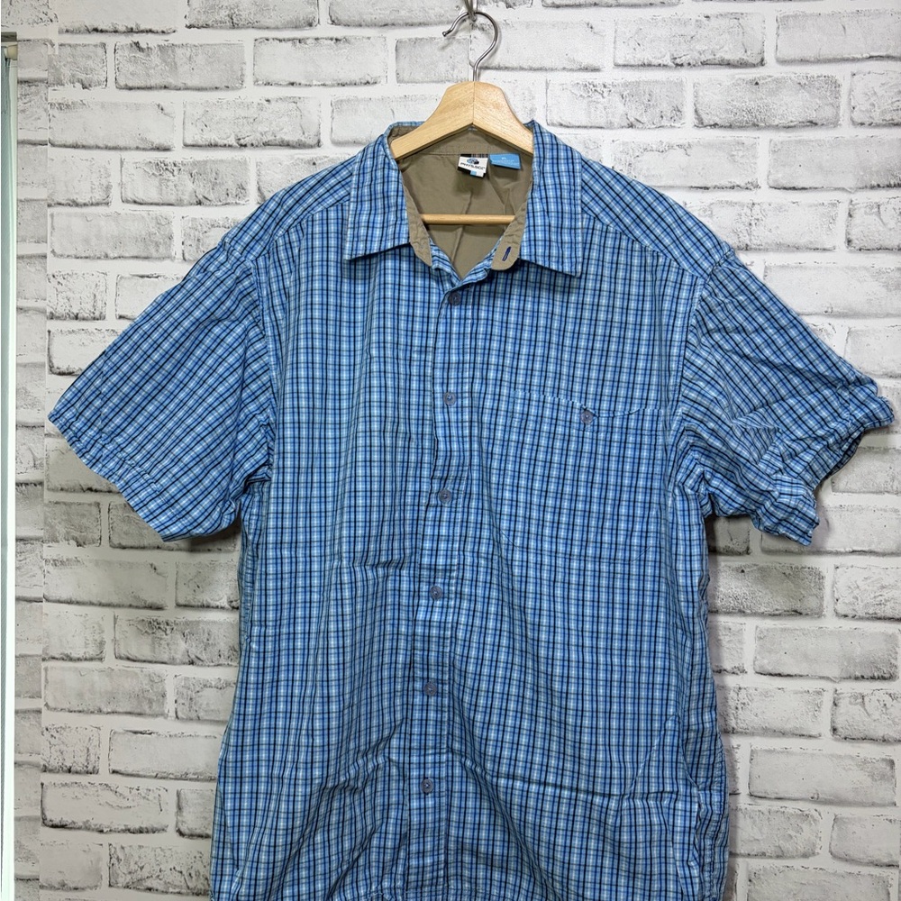 Men's Casual Short-Sleeve Button-Down Shirt in Blue Plaid